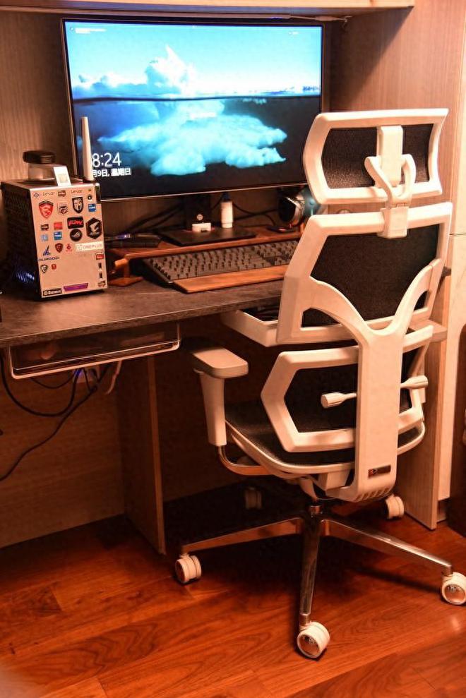 体型旗舰人体工学椅 工学至尊i5实测！瓦力游戏app玩爽黑猴更要健康！中小(图2)